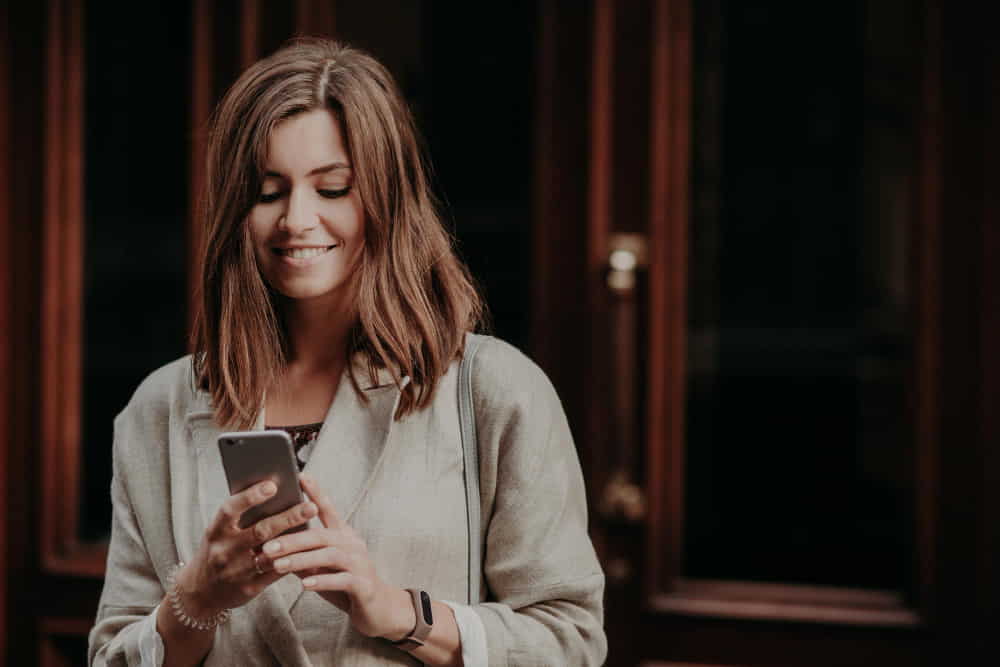 Šta znači ako se osoba hvalisa objavama na društvenim mrežama, prema psihologiji - featured image