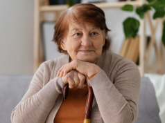 Majka sa klupe u parku – priča o izgubljenoj istini i ljubavi koja ne zna granice