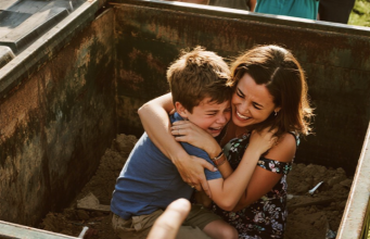 Život iz smeća: Priča o odbacivanju, preživljavanju i ponovnom rađanju