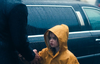 Obezbeđenje je pokušalo da je odvuče — Onda sam video fotografiju i zanemeo