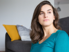 Režanje koje otkriva istinu: Tajna skrivena ispod kreveta