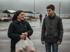 Ruke koje mirišu na sapun i zemlju