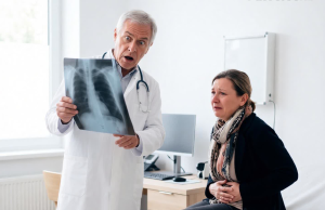 „To je samo gastritis“: kako je žena skoro izgubila život jer joj muž nije dozvolio da ode kod lekara