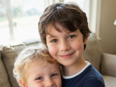 Mislila sam da mi je sin mrtav — dok mi mlađi nije rekao: „Mama, brat me je danas posetio“