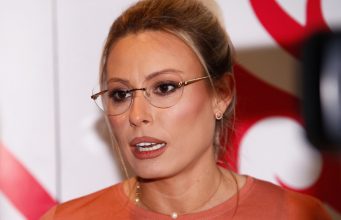 Dajana Paunović nakon 8 godina konačno otkrila prave razloge razvoda od Žike Jakšića! Pogledajte šta je to prećutkivala svih ovih godina, niko ne bi rekao da on može biti tako nasiIan (VIDEO) Dajana Paunović nakon 8 godina konačno otkrila prave razloge razvoda od Žike Jakšića! Pogledajte šta je to prećutkivala svih ovih godina, niko ne bi rekao da on može biti tako nasiIan (VIDEO) - featured image