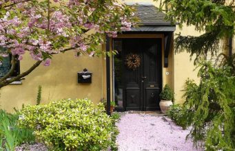 Ovaj predmet uvek držite ispred ulaznih vrata, nikako u kući! Kažu da čuva ukućane od zla i nemaštine Ovaj predmet uvek držite ispred ulaznih vrata, nikako u kući! Kažu da čuva ukućane od zla i nemaštine - featured image