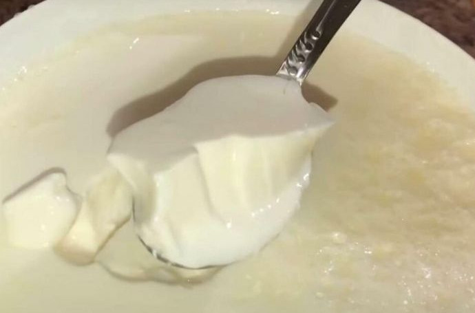 OVAJ BIELI “0TR0V” SVI JEDEMO, A G0RI JE OD SLATKIŠA: Mislimo da je ZDRAV, a ovo je SUR0VA ISTINA - featured image