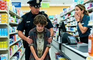 Blagajnica otkriva šokantnu tajnu redovnog mušterije Blagajnica otkriva šokantnu tajnu redovnog mušterije - featured image