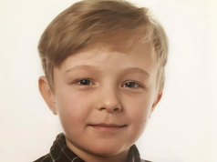 Na ovoj staroj dječjoj fotografiji nalazi se dječak kojeg danas poznaje gotovo svako. Ali tada niko nije mogao ni zamisliti da će za nekoliko godina njegov glas slušati milioni ljudi.