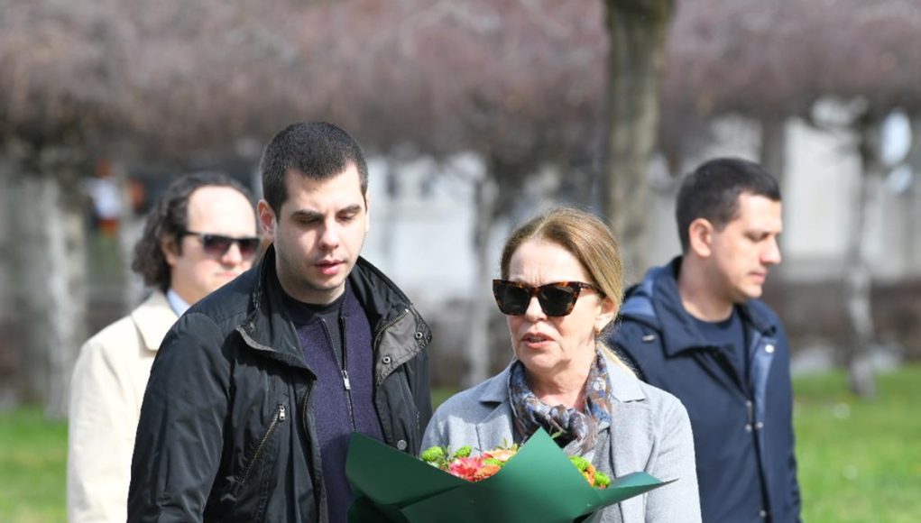 Kad je ubijen Zoran Đinđić, Ružica je imala samo 42. godine: Evo zašto se nikad nije preudala i koje su poslednje reči koje joj je rekao - featured image