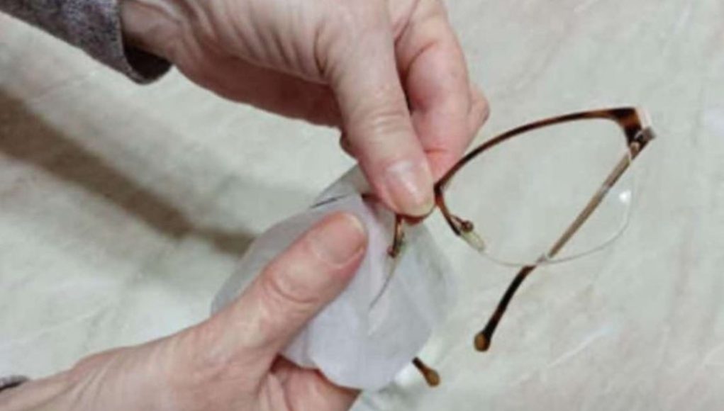 NIKAKO NE BACAJTE NAOČARE KADA IZGREBETE STAKLA: - featured image NIKAKO NE BACAJTE NAOČARE KADA IZGREBETE STAKLA: - featured image