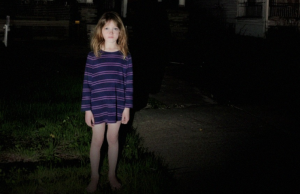 Moja ćerka je noću izlazila iz kuće — kada sam je pratila, sledila sam se