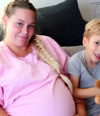 Nagovorio me je da rodim tuđu decu — pa me ostavio zbog mlađe žene