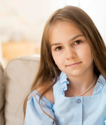 Moja kćerka je kupila patike siromašnom dječaku – sutradan me direktor hitno pozvao u školu