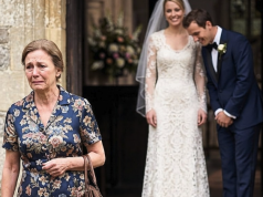 Kad sam stigla na sinovljevo vjenčanje, zaustavio me na vratima crkve – ali istina je već bila na putu