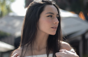Bila sam na porođajnom stolu kada je moj muž ušao sa ljubavnicom: Ono što je usledilo promenilo je sve