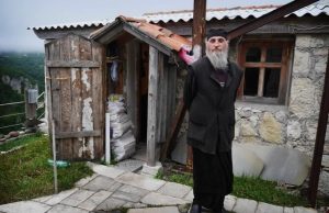 Kad vas neko uvredi i okleveta, jedino je ispravo ovo da uredite, tako najbolje štitite sebe: Otac Melentije sa Hilandara sve objasnio u 1 rečenici