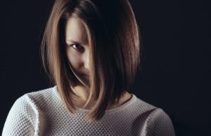 Psihopatu odaje ovih 8 znakova, a broj 5 je najopasniji Psihopatu odaje ovih 8 znakova, a broj 5 je najopasniji - featured image