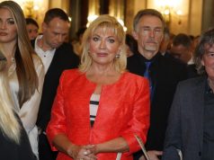Suzana Mančić ljubi uglednog Grka već 25 godina: A iznenadiće vas kakvu titulu ima, čime se bavi i koliko zarađuje godišnje Suzana Mančić ljubi uglednog Grka već 25 godina: A iznenadiće vas kakvu titulu ima, čime se bavi i koliko zarađuje godišnje - featured image