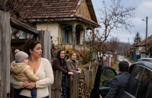 Kad ju je zaručnik ostavio s jednogodišnjim djetetom, cijelo selo se smijalo — sve dok se pred Tanjinom kućom nije zaustavio crni automobil i iz njega izašao čovjek kojeg nitko nije očekivao Kad ju je zaručnik ostavio s jednogodišnjim djetetom, cijelo selo se smijalo — sve dok se pred Tanjinom kućom nije zaustavio crni automobil i iz njega izašao čovjek kojeg nitko nije očekivao - featured image