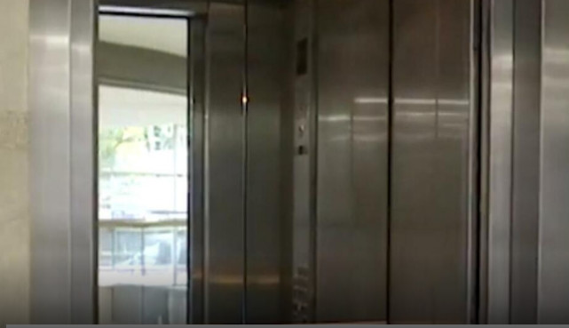 ZAŠTO SVAKI LIFT IMA OGLEDALO? Majstor objasnio: Pre nego što pogledate koliko ste lepi, obratite pažnju na ovo - featured image