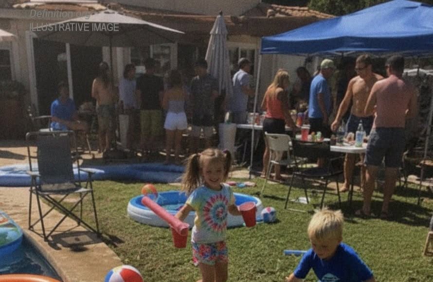 Moja susjeda je dvaput pretvorila moju terasu u javno mjesto za roštilj dok me nije bilo — no nije znala da je druga zabava otkrila tajnu zbog koje je cijela ulica zanijemjela - featured image