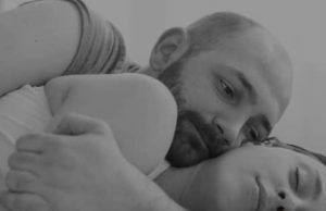 Šta znači ako žena tokom intimnog odnosa samo leži i pasivno se ponaša, prema psihologiji Šta znači ako žena tokom intimnog odnosa samo leži i pasivno se ponaša, prema psihologiji - featured image