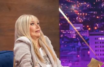 SUZANA JOVANOVIĆ NAPUŠTA SRBIJU, našla novog finansijera, poznati poIitičar? Udovica Saše Popovića odlučila da ode iz porodične vile, evo gdje će boraviti, na duplo većem imanju SUZANA JOVANOVIĆ NAPUŠTA SRBIJU, našla novog finansijera, poznati poIitičar? Udovica Saše Popovića odlučila da ode iz porodične vile, evo gdje će boraviti, na duplo većem imanju - featured image