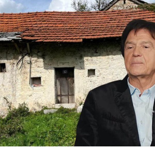 Ovo je zaboravljena kuća Zdravko Čolić: Urušen krov i korov svuda oko nje, rođak izneo istinu o poreklu porodice - featured image Ovo je zaboravljena kuća Zdravko Čolić: Urušen krov i korov svuda oko nje, rođak izneo istinu o poreklu porodice - featured image