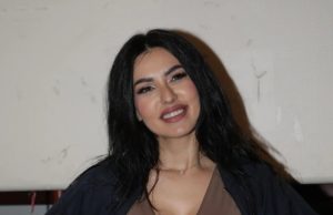 SEVALE BRADAVICE: Tanja Savić pevala bez gaća i brusa! Šta joj se desilo, pokazala previše!!! SEVALE BRADAVICE: Tanja Savić pevala bez gaća i brusa! Šta joj se desilo, pokazala previše!!! - featured image