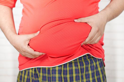 KOD 75% LJUDI JE UZROK NADUTOSTI I GASOVA ISTI: Gastroenterolog otkrio šta radite pogrešno - featured image