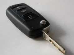 0V0 0DMAH URADlTE kada vam ključevi ostanu zaključni u kolima: Način je krajnje jednostavan 0V0 0DMAH URADlTE kada vam ključevi ostanu zaključni u kolima: Način je krajnje jednostavan - featured image