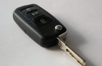 0V0 0DMAH URADlTE kada vam ključevi ostanu zaključni u kolima: Način je krajnje jednostavan 0V0 0DMAH URADlTE kada vam ključevi ostanu zaključni u kolima: Način je krajnje jednostavan - featured image