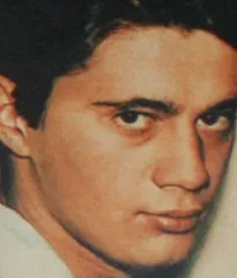 Bio je najlepši Jugosloven, sve fatalne Srpkinje ga jurile, težak život ga slomio: Izguio 2 ćerke, sin mu se slučajno ubio, a onda je on sebi jezivo presudio Bio je najlepši Jugosloven, sve fatalne Srpkinje ga jurile, težak život ga slomio: Izguio 2 ćerke, sin mu se slučajno ubio, a onda je on sebi jezivo presudio - featured image