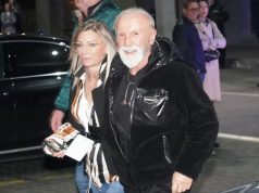 Nikad nećete pročitati da moj sin vozi “lambordžinija”: Dino Merlin ne zna šta će sa parama, a decu skromno vaspitao, mnogi se začude kad čuju čime se bave Nikad nećete pročitati da moj sin vozi “lambordžinija”: Dino Merlin ne zna šta će sa parama, a decu skromno vaspitao, mnogi se začude kad čuju čime se bave - featured image