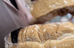 Nikako ne kupujte sečeni hleb u kesi: Evo na šta treba da obratite pažnju Nikako ne kupujte sečeni hleb u kesi: Evo na šta treba da obratite pažnju - featured image