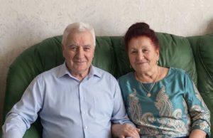 Moj otac je celog života uzimao celu platu moje majke. Jednog dana smo konačno saznali na šta je potrošio sav taj novac. Moj otac je celog života uzimao celu platu moje majke. Jednog dana smo konačno saznali na šta je potrošio sav taj novac. - featured image