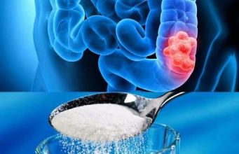 Očistite debelo crijevo slanom vodom: Izbacite sve otrove nakon zatvora i to u roku od 30 minuta! (RECEPT) Očistite debelo crijevo slanom vodom: Izbacite sve otrove nakon zatvora i to u roku od 30 minuta! (RECEPT) - featured image