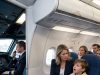 Sin i ja potajno smo se ukrcali na let kojim je upravljao moj muž kako bismo ga iznenadili — sve dok preko razglasa nije rekao nešto što nam je izbrisalo osmijehe s lica Sin i ja potajno smo se ukrcali na let kojim je upravljao moj muž kako bismo ga iznenadili — sve dok preko razglasa nije rekao nešto što nam je izbrisalo osmijehe s lica - featured image