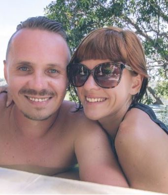 Suzana iz Novog Sada se zaljubila u Albanca i preselila u Prištinu: Kad je svekar čuo da mu je snaja Srpkinja, usledio je šok Suzana iz Novog Sada se zaljubila u Albanca i preselila u Prištinu: Kad je svekar čuo da mu je snaja Srpkinja, usledio je šok - featured image
