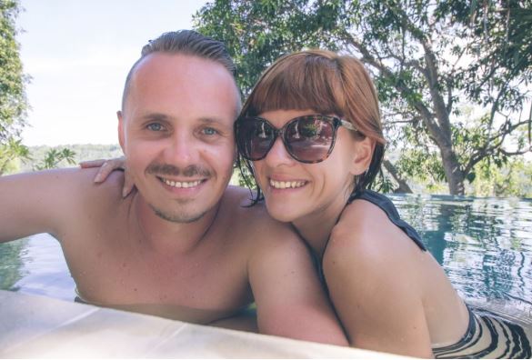 Suzana iz Novog Sada se zaljubila u Albanca i preselila u Prištinu: Kad je svekar čuo da mu je snaja Srpkinja, usledio je šok - featured image