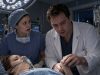 Doktor je počeo noćnu smjenu, skuhao sebi jaku kafu, a onda ga je medicinska sestra povukla za ruku: „Tamo je žena, težak slučaj. Brzo!“ Kada je prišao pacijentici, problijedio je jer je prepoznao suprugu svog rođenog brata. Primijetivši da nešto čvrsto drži u ruci, doktor joj je pažljivo otvorio prste i ostao zatečen onim što je vidio. Uhvatio je medicinsku sestru za ruku i šapnuo: „Izbacite sve van i zaključajte operacionu salu…“ 😲😲😲 Doktor je počeo noćnu smjenu, skuhao sebi jaku kafu, a onda ga je medicinska sestra povukla za ruku: „Tamo je žena, težak slučaj. Brzo!“ Kada je prišao pacijentici, problijedio je jer je prepoznao suprugu svog rođenog brata. Primijetivši da nešto čvrsto drži u ruci, doktor joj je pažljivo otvorio prste i ostao zatečen onim što je vidio. Uhvatio je medicinsku sestru za ruku i šapnuo: „Izbacite sve van i zaključajte operacionu salu…“ 😲😲😲 - featured image