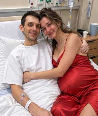 Moj suprug odlučio je postati donor organa kao svoju posljednju želju — nakon što je preminuo, njegov liječnik me zaustavio i rekao: „Postoji nešto što me natjerao da obećam da ću ti predati tek nakon što njega više ne bude.“ Moj suprug odlučio je postati donor organa kao svoju posljednju želju — nakon što je preminuo, njegov liječnik me zaustavio i rekao: „Postoji nešto što me natjerao da obećam da ću ti predati tek nakon što njega više ne bude.“ - featured image