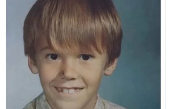 Dečak (7) krenuo u školu i više se nije vratio: Nakon osam godina se pojavio sa detetom u rukama, a kada je otkrio STRAHOTE KOJE JE PREŽIVEO ljudi su bili u šoku Dečak (7) krenuo u školu i više se nije vratio: Nakon osam godina se pojavio sa detetom u rukama, a kada je otkrio STRAHOTE KOJE JE PREŽIVEO ljudi su bili u šoku - featured image