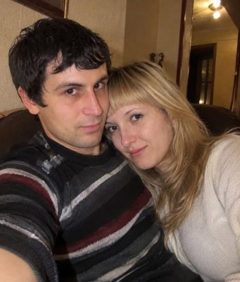 😱💔 Moja baka poklonila je mojoj kćeri stari ogrlicu za rođendan… a moja je majka problijedjela čim ju je ugledala! 😨 Tada mi je otkrila najstrašniju tajnu naše obitelji: moj je djed zlostavljao moju majku kada je imala samo 15 godina… a moja je baka sve znala od samog početka. 💔 😱💔 Moja baka poklonila je mojoj kćeri stari ogrlicu za rođendan… a moja je majka problijedjela čim ju je ugledala! 😨 Tada mi je otkrila najstrašniju tajnu naše obitelji: moj je djed zlostavljao moju majku kada je imala samo 15 godina… a moja je baka sve znala od samog početka. 💔 - featured image