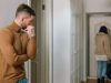 6 neprijatnih stvari koje muškarac radi kada prestane da voli svoju ženu 6 neprijatnih stvari koje muškarac radi kada prestane da voli svoju ženu - featured image