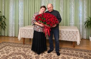 Tražio je da se fotografišemo uz 101 ružu tek kasnije sam saznala zašto Tražio je da se fotografišemo uz 101 ružu tek kasnije sam saznala zašto - featured image