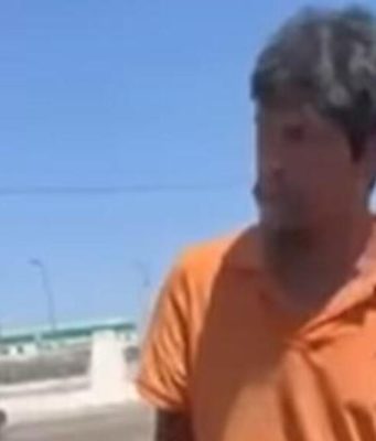 PROSJAK MU PRIŠAO I TRAŽIO NOVAC, A ON MU PONUDIO POSAO: Odgovor koji je dobio će vas iznervirati (VIDEO) PROSJAK MU PRIŠAO I TRAŽIO NOVAC, A ON MU PONUDIO POSAO: Odgovor koji je dobio će vas iznervirati (VIDEO) - featured image
