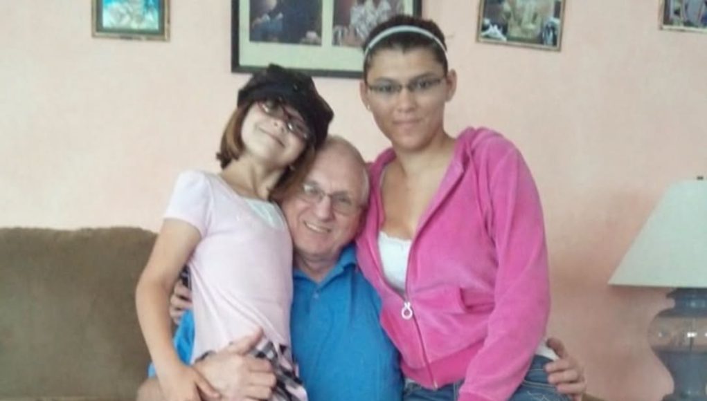 Vratila sam se kući dva sata ranije i zatekla svoje dvije kćeri zaključane u kupaonici s njihovim očuhom. A onda sam čula kako moja najmlađa kaže: „Mike, požuri prije nego što se mama vrati…“ - featured image