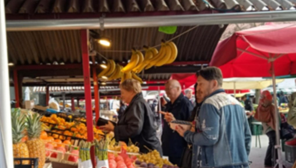 Ovo je najotrovnije voće: puno je pesticida, a kada je sezona, svi ga jedu svaki dan - featured image